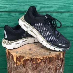 Women’s Under Armour running sneakers
